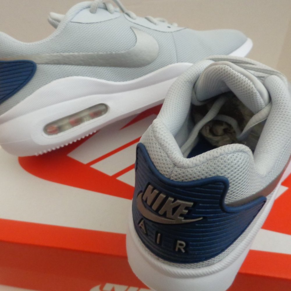 Nike Air Max Oketo. New. Women Size: 8. - Picture 5 of 9